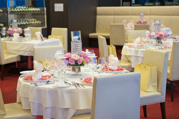 ブーケを手にする花嫁